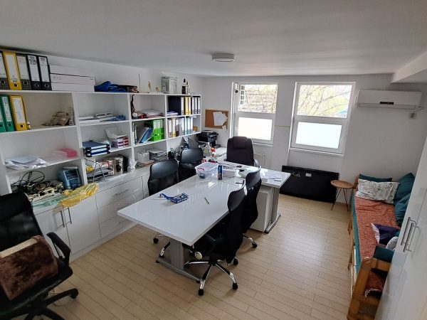 IMG-3b2706344b6964efff2ecbd51311fb79-V